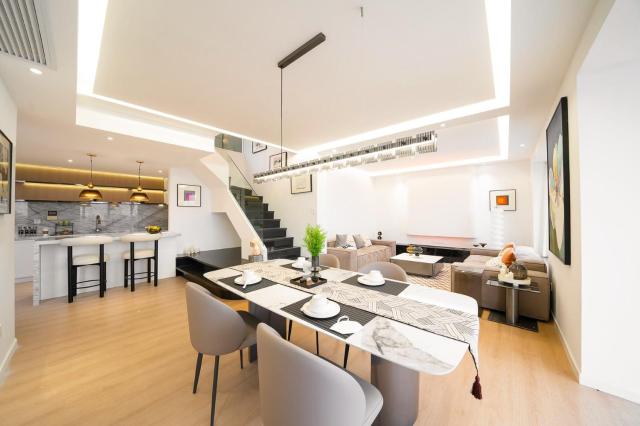 Merit Luxury PentHouse with a Stunning BUND VIEW