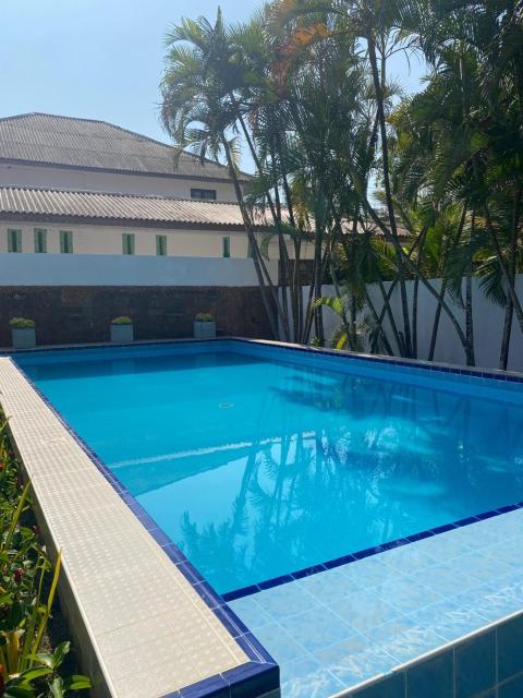 Villa Amaara - 5 Bedrooms, large pool, exclusive private property in Kalutara North - 100 metres from beach - Pro-rata Rates