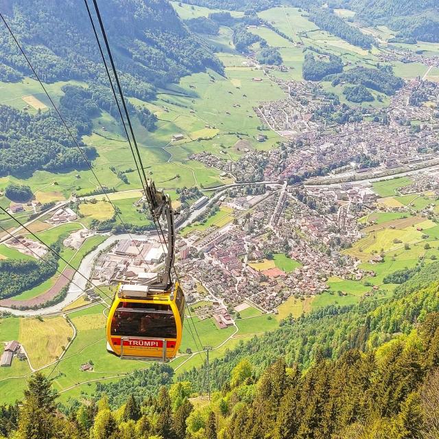 fabrikzeit-bijou-glarus - Blick auf Berge