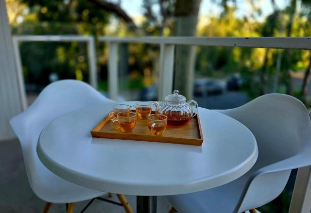 Luxury 2 Bedroom Suite near Adelaide with a car park