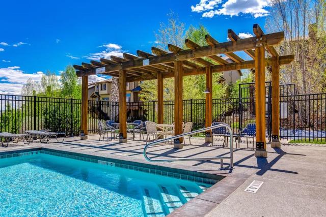 Luxury Condo with Private Balcony Seasonal Pool Hot Tubs - Close to Skiing