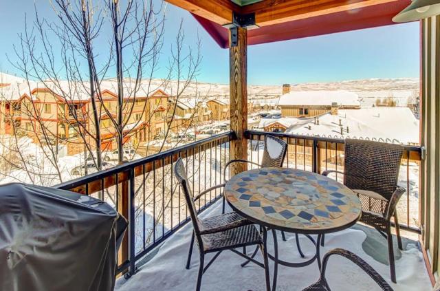 Luxury Condo with Private Balcony Seasonal Pool Hot Tubs - Close to Skiing