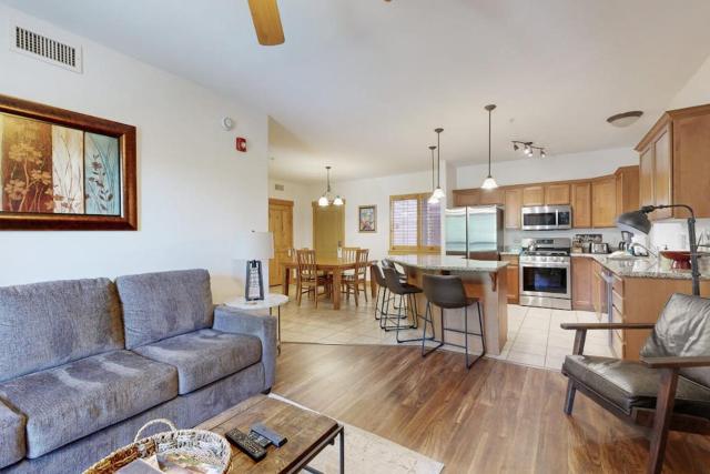 Spacious condo with pool hot tub garage gym & balcony - near Park City