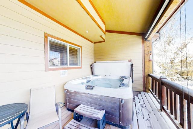 Family-Friendly Home with Private Hot Tub Shared Pool WiFi and Central AC