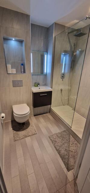 Modern 2 Bedroom - Mackenzie