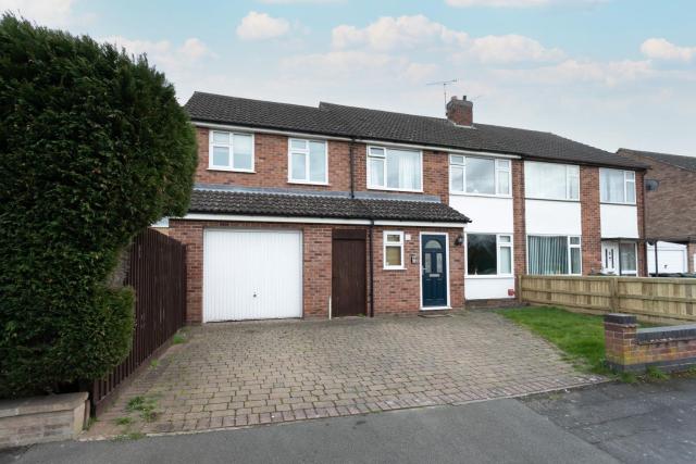 Contractor House Leicester LE4 Sleeps 7 Free Parking WiFi Discounts