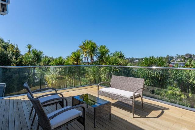 Spacious 4-Bedroom Family Home in Long Bay