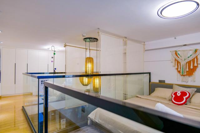 - Parent Child Travel - 2-Residence - Wanda Plaza - Yangming International Ganzhou Middle School - University City - Football Park - Binjiang International - Baoneng Xinduhui Cinema -