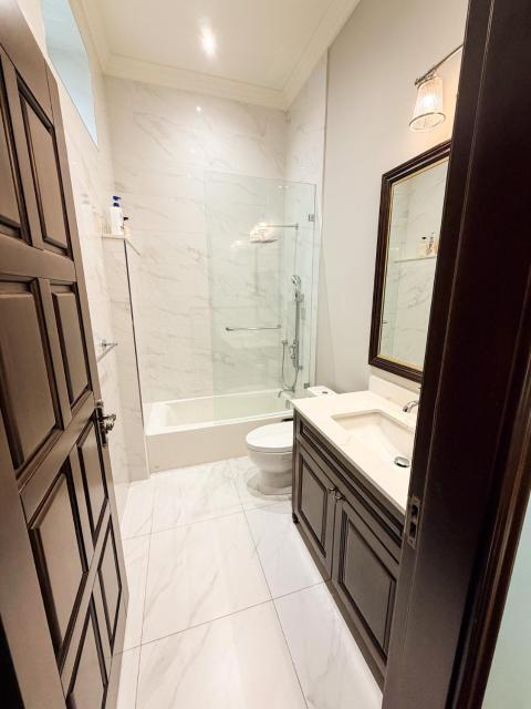 Shaughnessy 3bdrm Suite near VanDusen Gardens