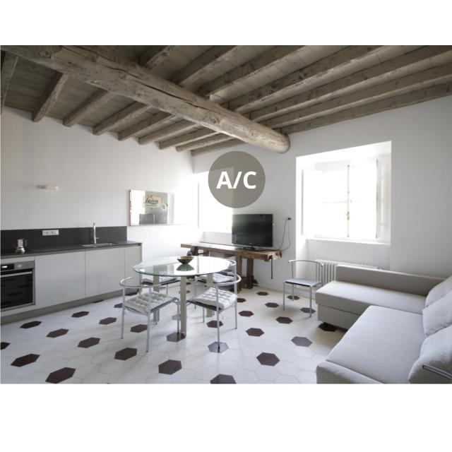 Design e storia nel cuore di Torino AC and Lift