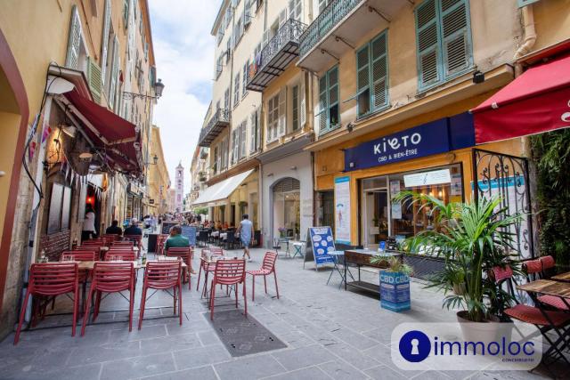 Air-conditioned apartment in Old Nice