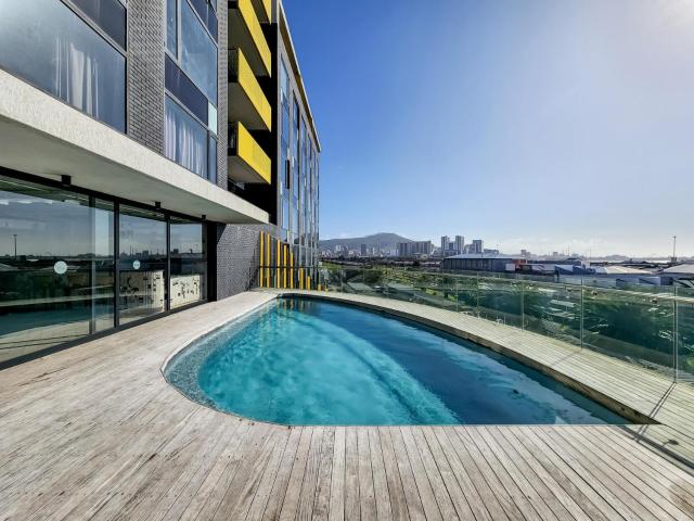 Stylish WEX1 Apartment with Mountain Views