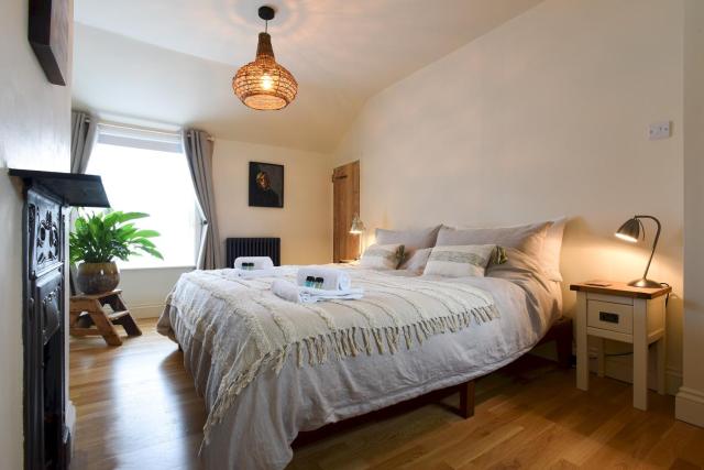 Lovely Coastal Cottage Retreat - Pass the Keys