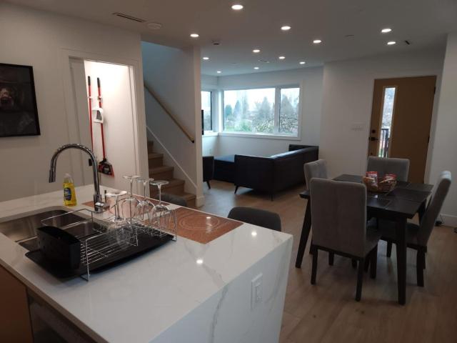 Vancouver Residence Features two bedrooms three bathrooms free street parking and laundry