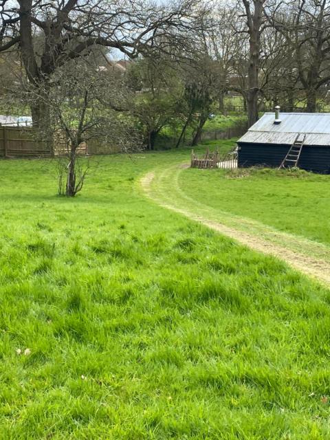 The Old Apple Shed cosy heated cottage in a meadow close to the charming village of Bethersden