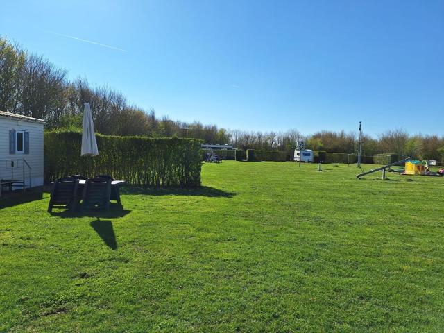 Gezellige Stacaravan nr 7 op Mini-Camping Klaproosje 4 personen