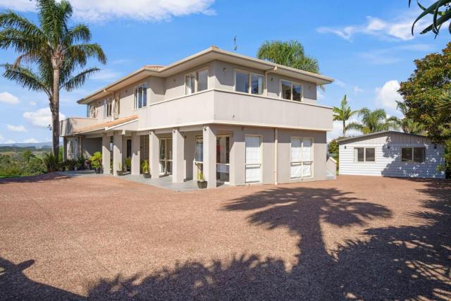 The Gardens 3 Bedroom with Pool and Air-Con