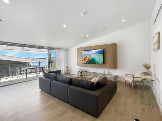 2 Bedroom Townhouse with water views