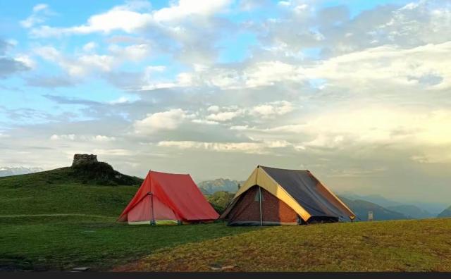 Base camping Raghupur fort and serosore lake