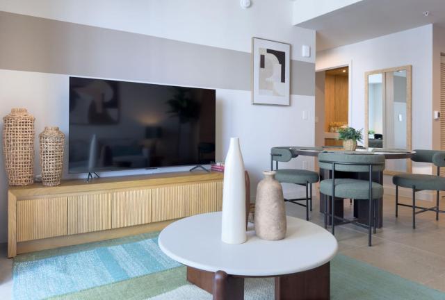C1611 Modern Boho Retreat with Pool and City Views in Miami Downtown