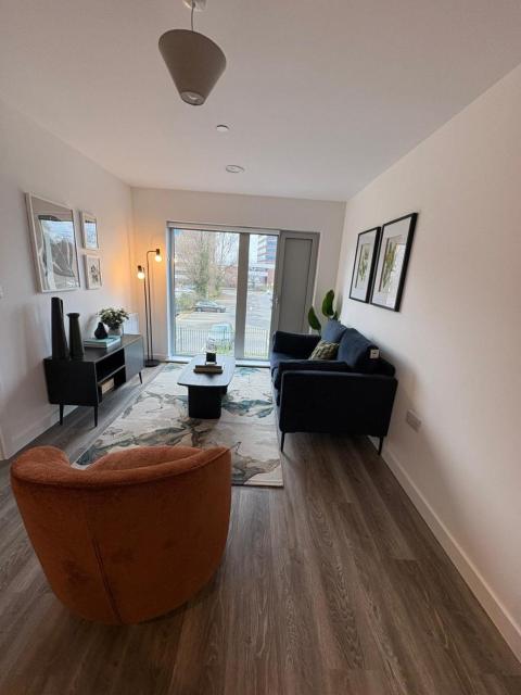Stylish 2 bedroom modern apartment central to Eccles