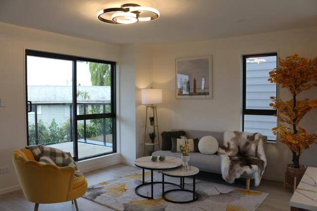 Modern Luxury 4 Bedroom House
