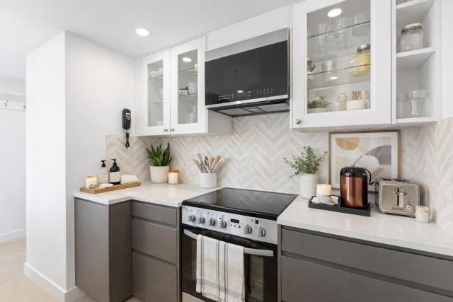 Designer 2BR Stay Steps from Rogers Arena