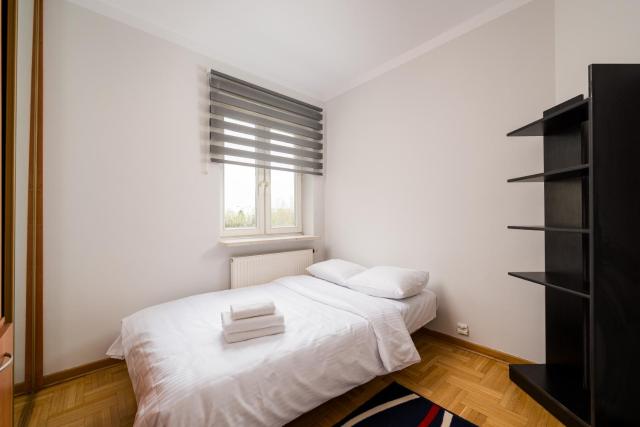Kabaty Standard Apartment by BookingHost