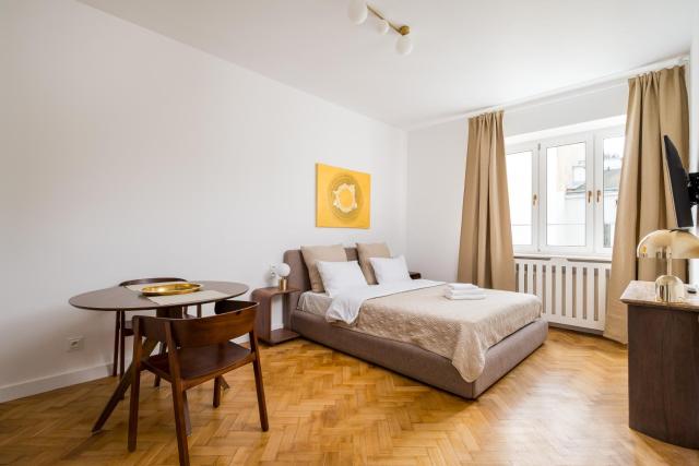 Poznańska Downtown Signature Studio by BookingHost