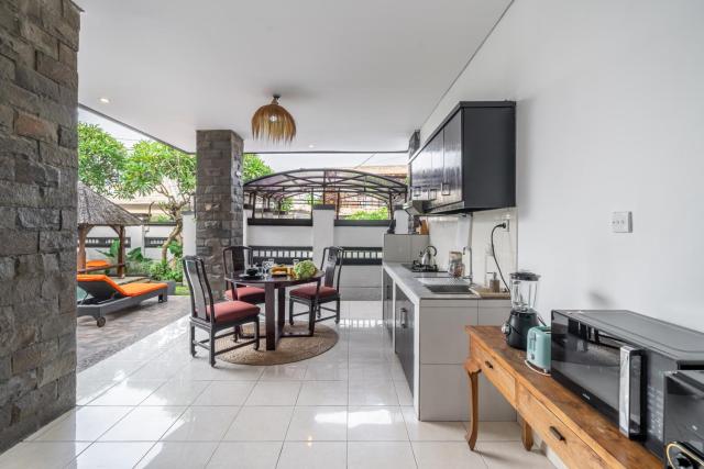 Sunbeji - Large Pool Villa with Terrace near the Beach
