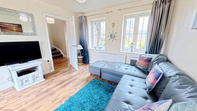 Sunset Cottage - Part of the The Bay Filey Holiday Village with pool, gym and direct beach access, pub, restaurant, tennis and meadows walks