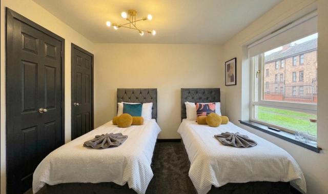 Stylish & Sleeps 7 - Free Parking - Walking Distance to City & West End
