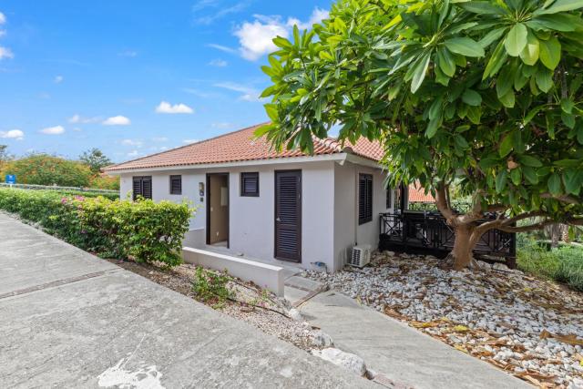 Luxury Villas with Panoramic View in Blue Bay