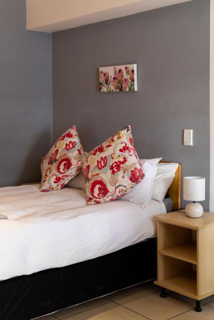 Icon- Central Studio apartment in CapeTown CBD