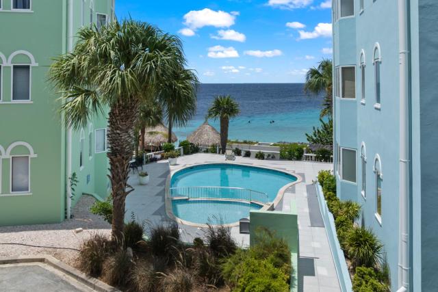 Spacious Ocean View Apartments with Balcony in Blue Bay