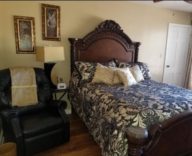 Pool house bedroom