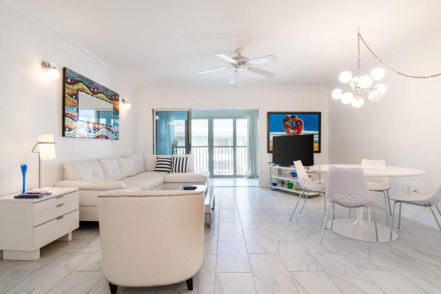 Stylish Apartment in the Heart of Key Biscayne