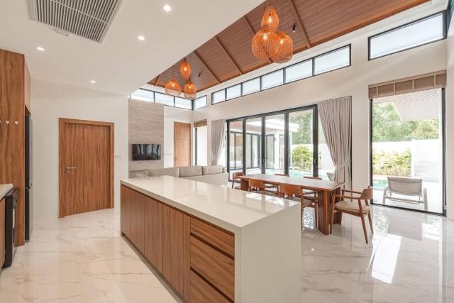 New pool villa with fitness and tennis court