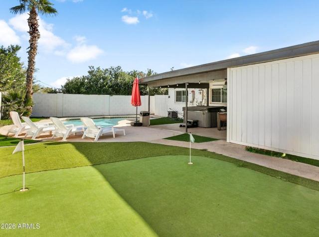 Holly House Hideaway