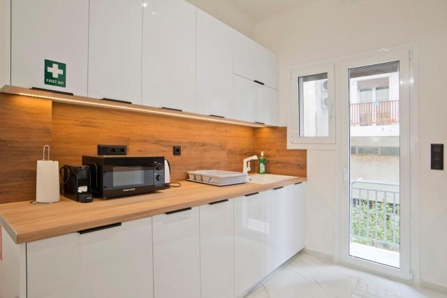 Athenian Glow Fully Renovated Apartment