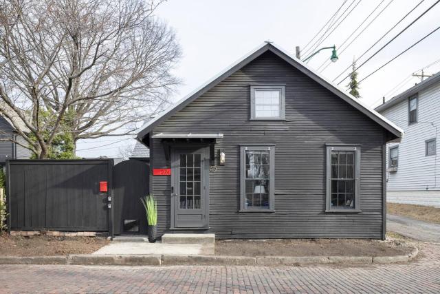 Historic Getaway Near Downtown