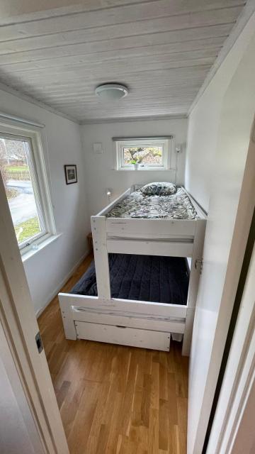 Modernt gästhus med två sovrum och bäddsoffa
