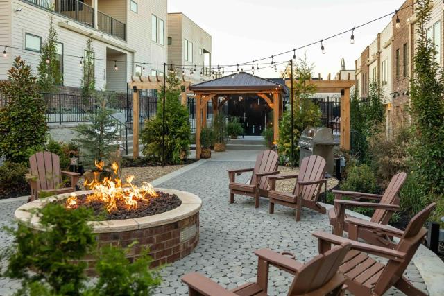 Luxury 4BR Villa Pool Sauna and Firepit Near 5 Points