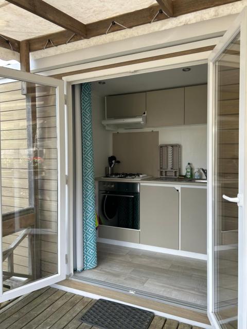 MobilHome 6 pers, 3 ch, tout équipé, camping ACM, 5 étoiles, accès direct à la mer