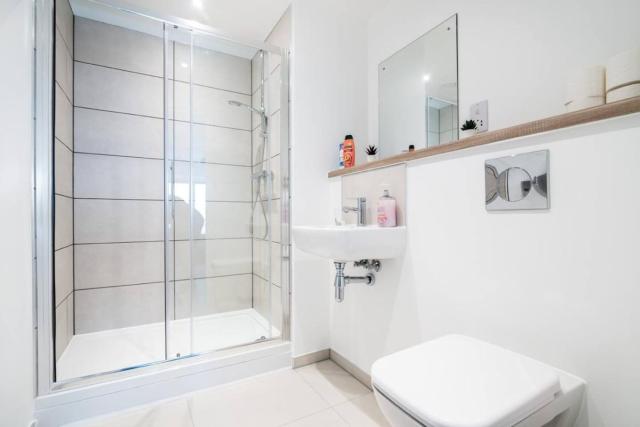 Central Manchester 2-Bed Stylish High-Rise Flat