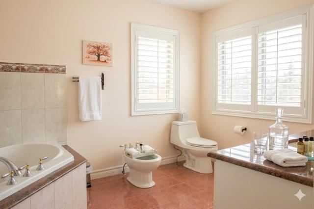 Charming 3 Bedroom home near the lake