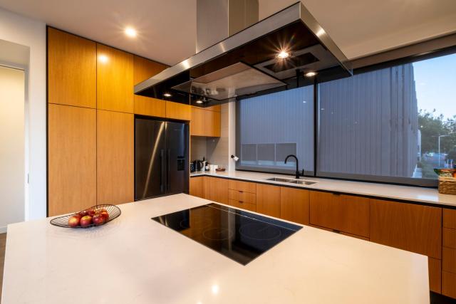 Premium City 3bed Apartment with Gated 2 car parks