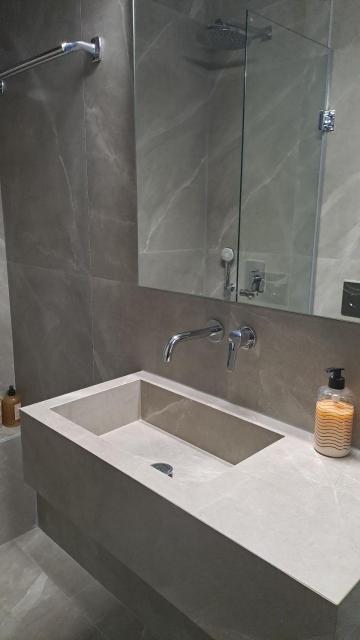 4 Seasons Luxury Apartments