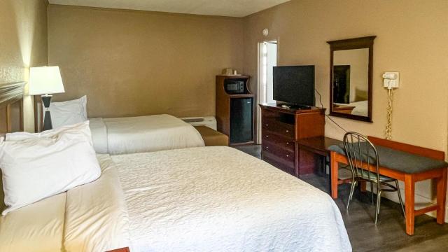 Motel 6 Williamston, NC - Highway 17