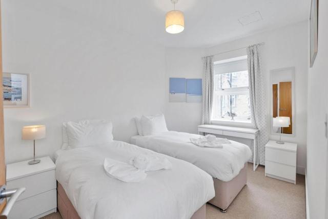 GuestReady - Modern Comfort in Central Edinburgh